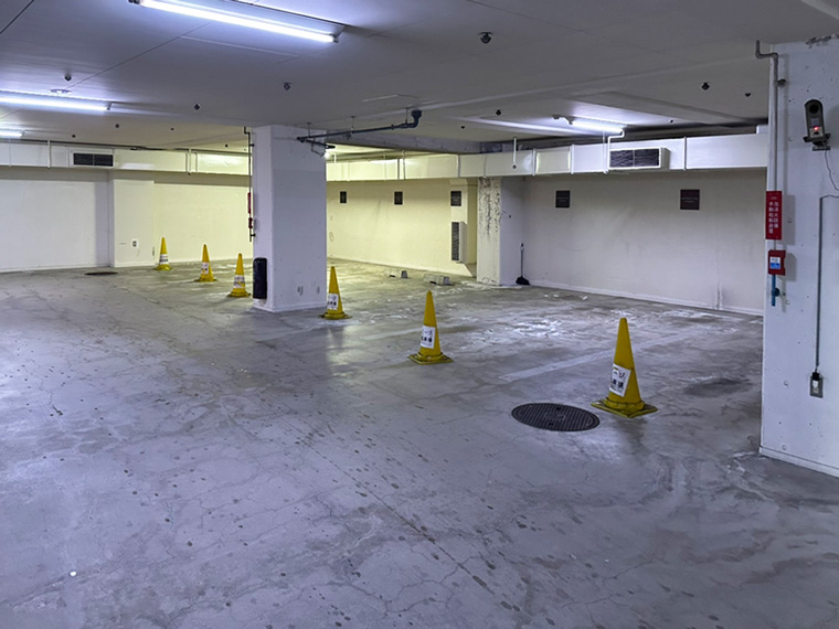 地下1階駐車場